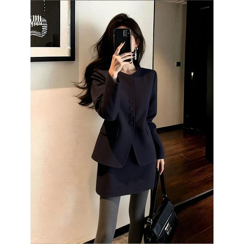 小香风通勤黑色套装女秋冬小个子穿搭2025年新款上衣半身裙两件套