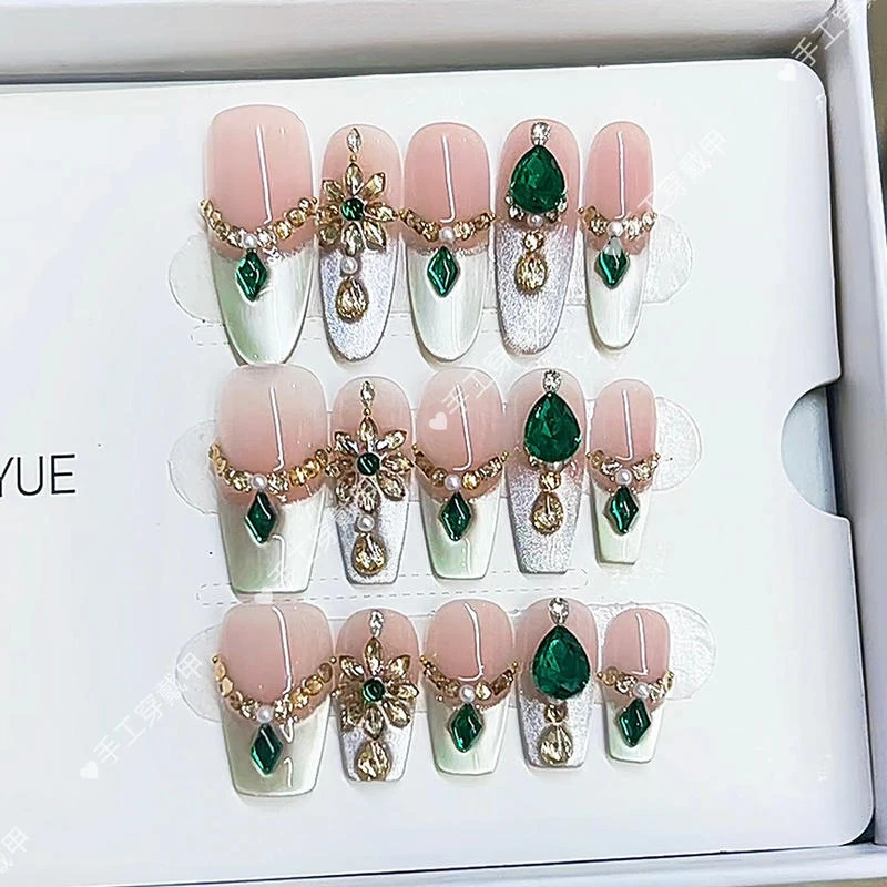 凡尔赛宫纯手工穿戴甲夏季新款高级感香槟锆石钻气质猫眼美甲贴片