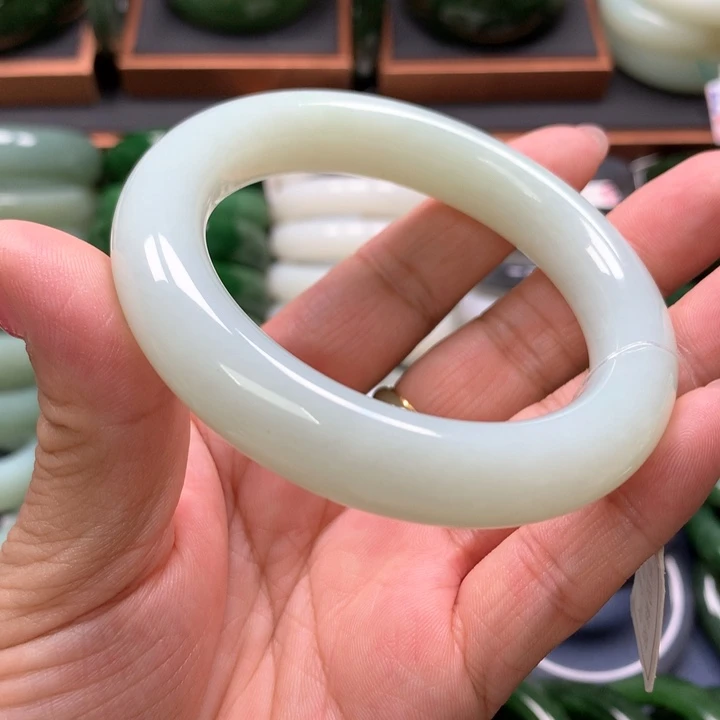 【闪购商品】未镶嵌手镯和田玉31