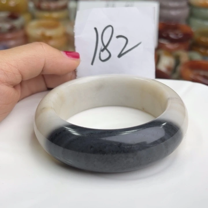 石英质玉微瑕56.8未镶嵌