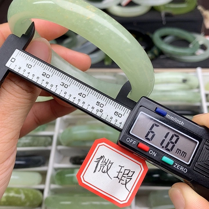 蛇纹石玉未镶嵌手镯572