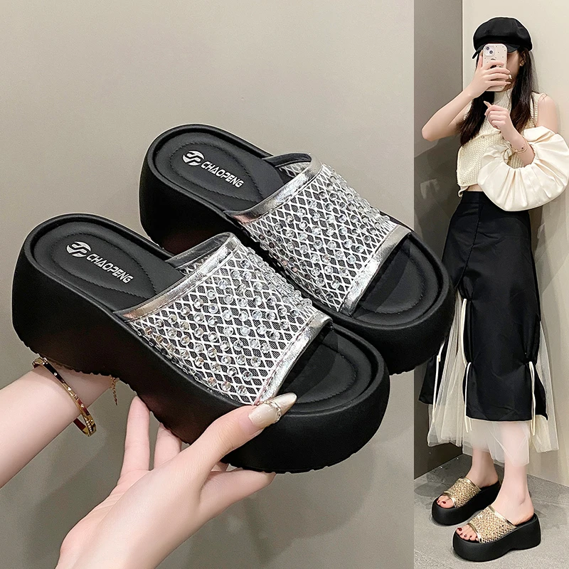 厚底松糕增高水钻编织凉拖鞋女夏季2025新款外穿时尚配裙子一字拖