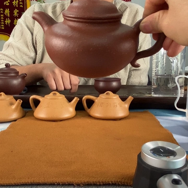 紫砂茶壶红降坡莲子260左右的容量