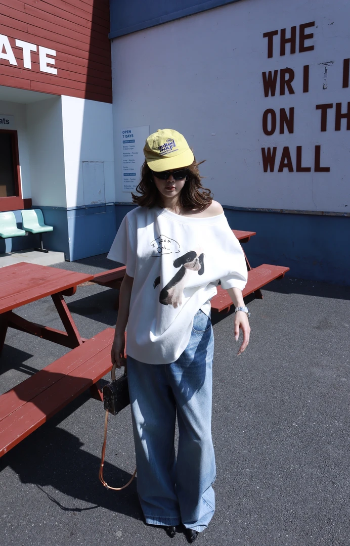 KIOKWANG//小众设计一字斜肩两穿领小狗字母印花短袖T恤上衣