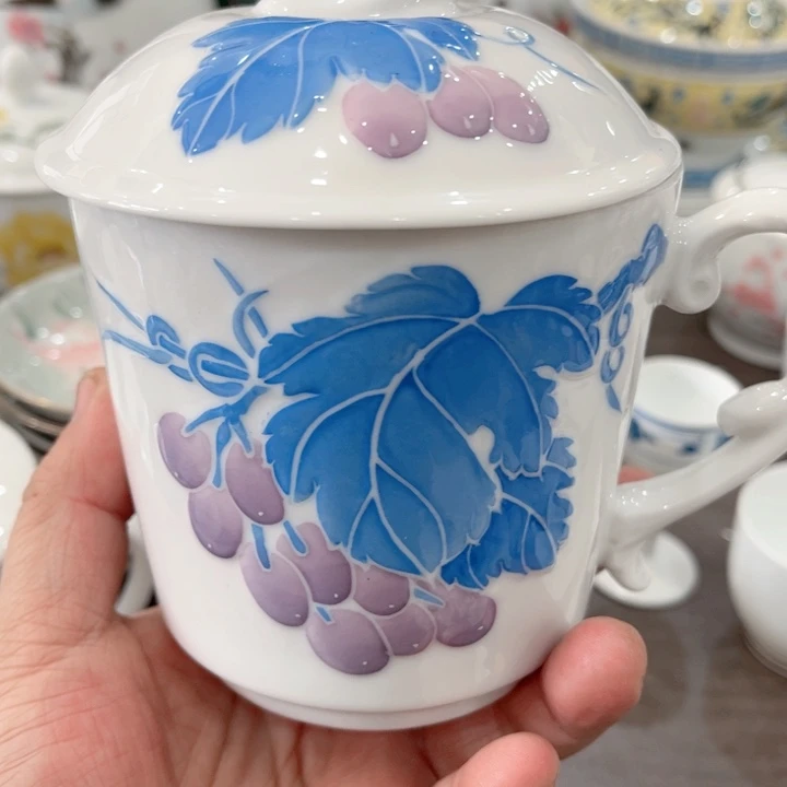 壶u****7釉下五彩的瓷器在瓷器