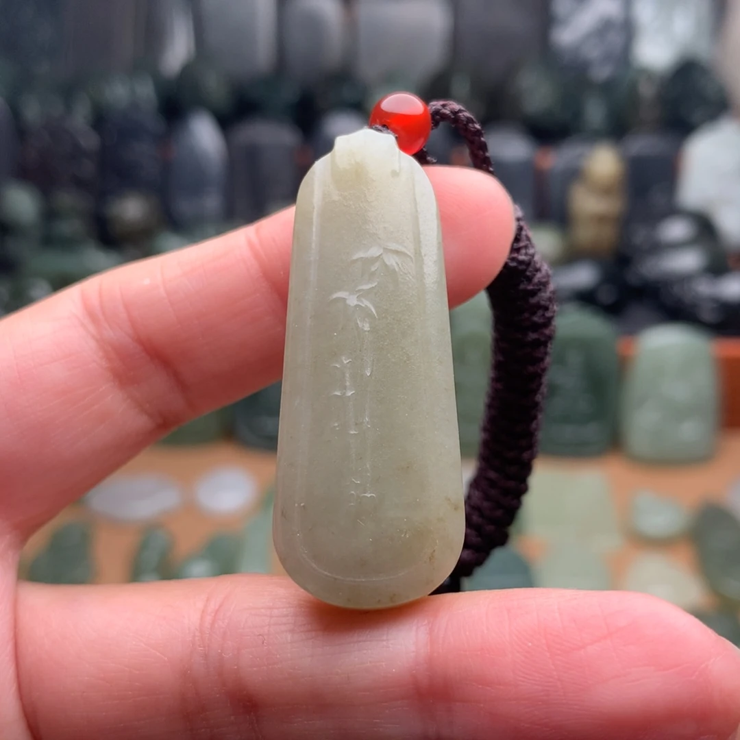 和田玉未镶嵌颈饰挂件65