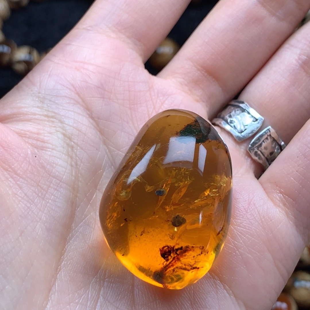 琥珀颈饰未镶嵌一***来水胆13.7g
