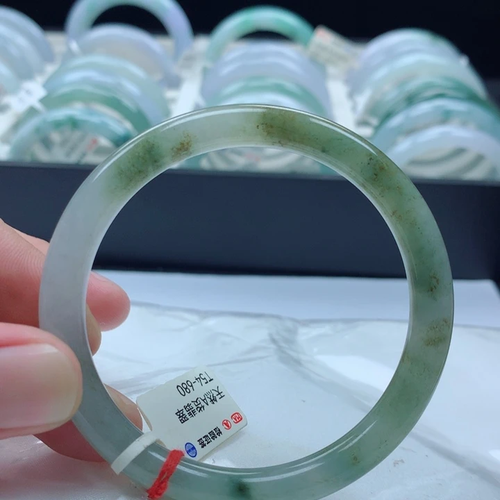 翡翠未镶嵌手镯56圈