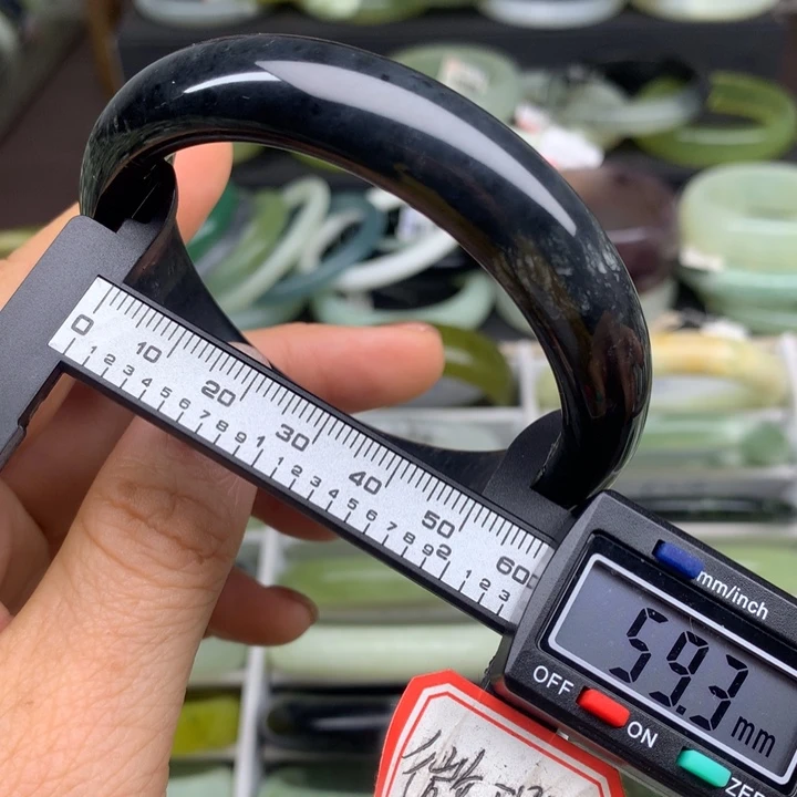 蛇纹石玉未镶嵌手镯625