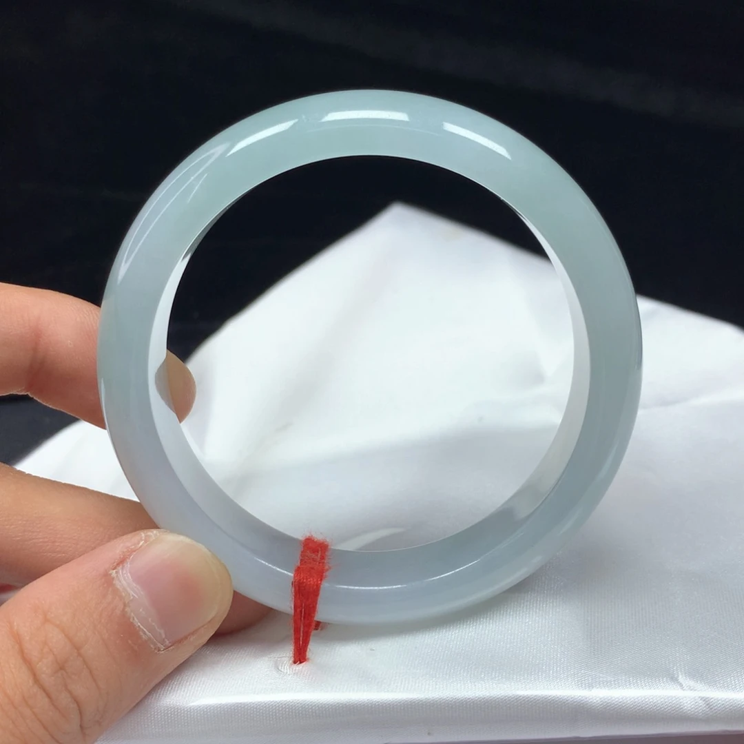 翡翠手镯（圆镯）未镶嵌55.1