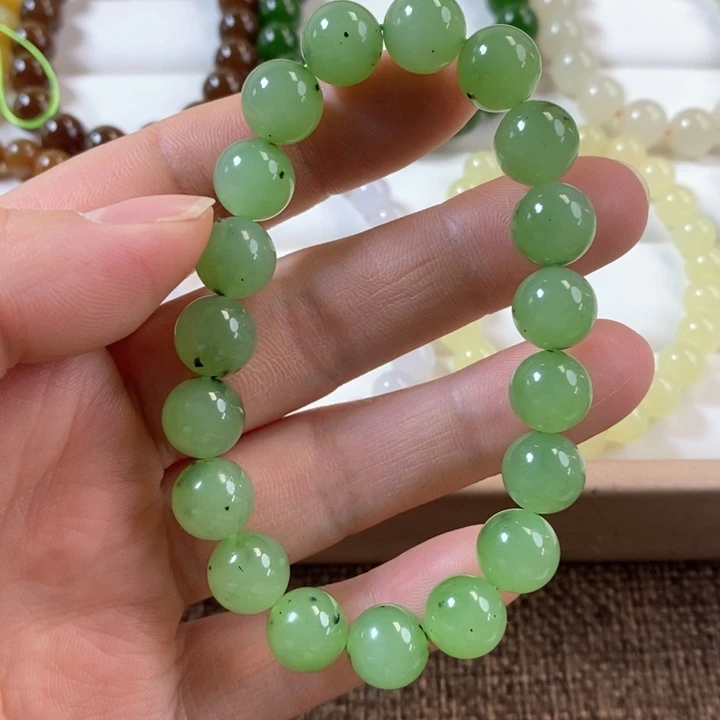 春***君和田玉未镶嵌手串