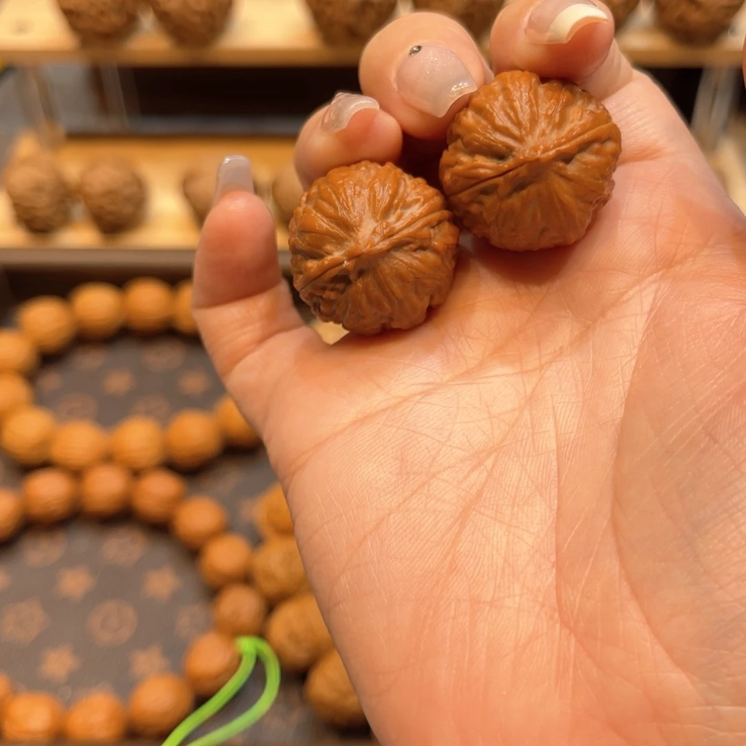 文玩核桃把件红皮小金豆