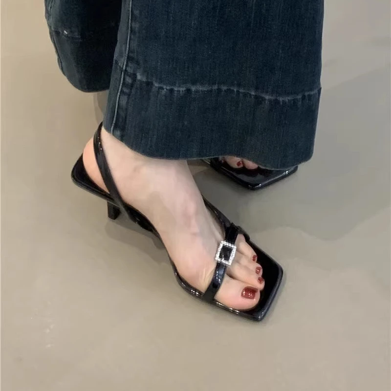 MDH-268-5法式气质一字带凉鞋2025年仙女搭扣露趾细跟高跟凉鞋