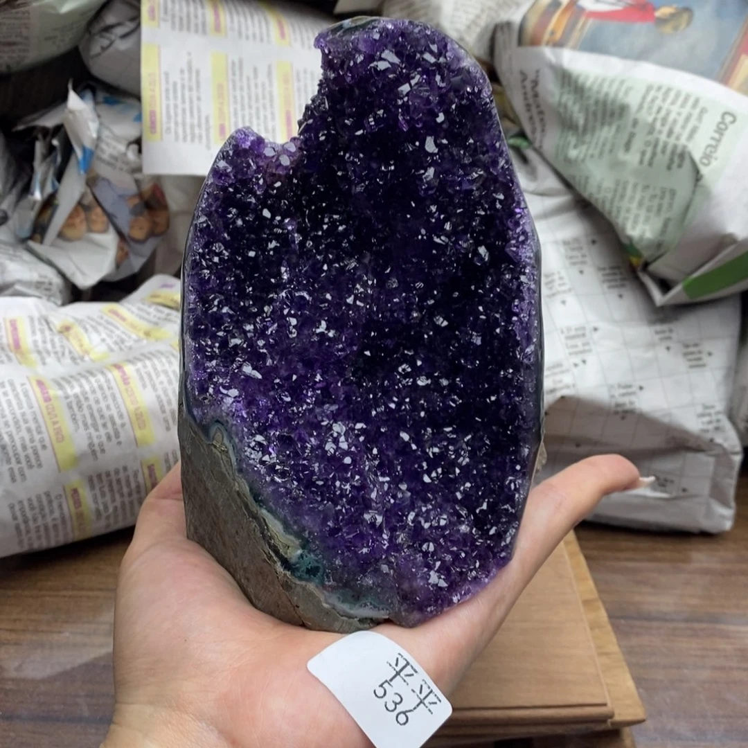 乌拉圭未镶嵌紫晶