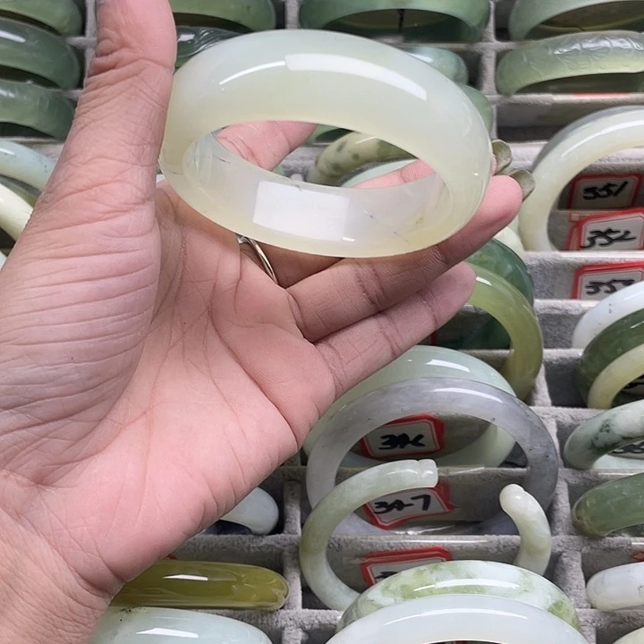 蛇纹石玉未镶嵌手镯353