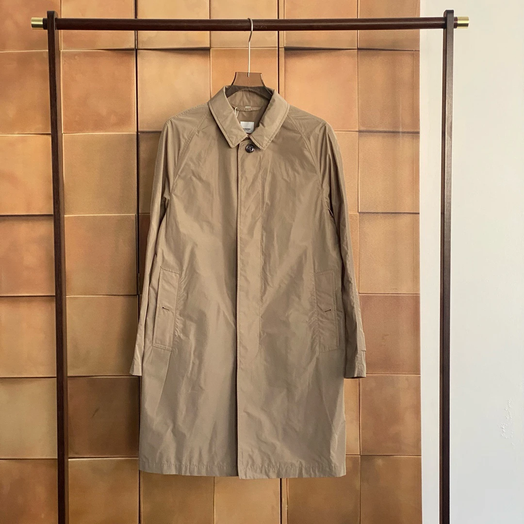 Burberry卡其色隐形扣风衣/48码/99新/27919