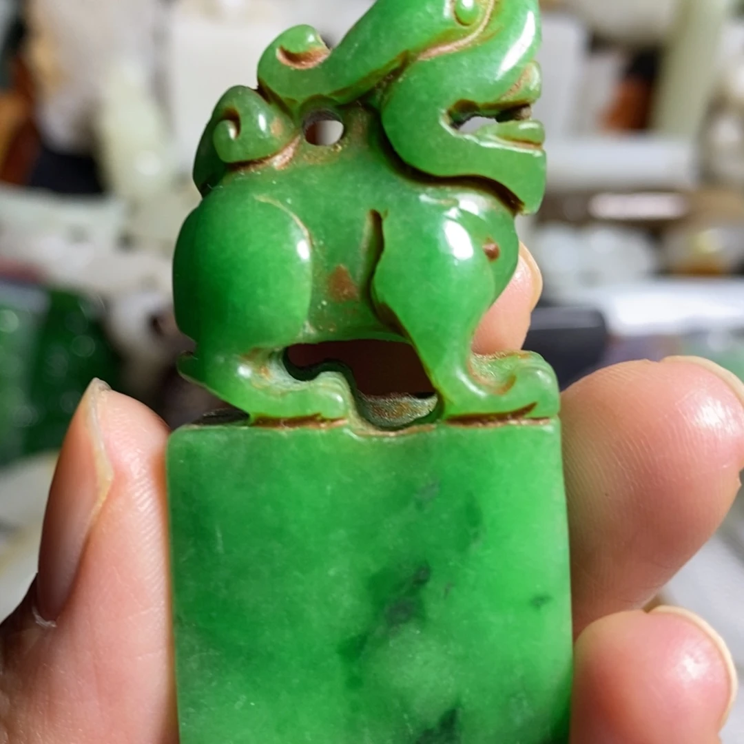颈饰未镶嵌和田玉（糖玉）