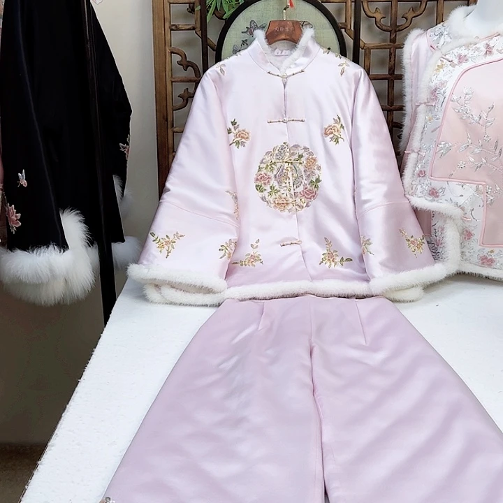 织绣粉色桑蚕丝冬款上衣