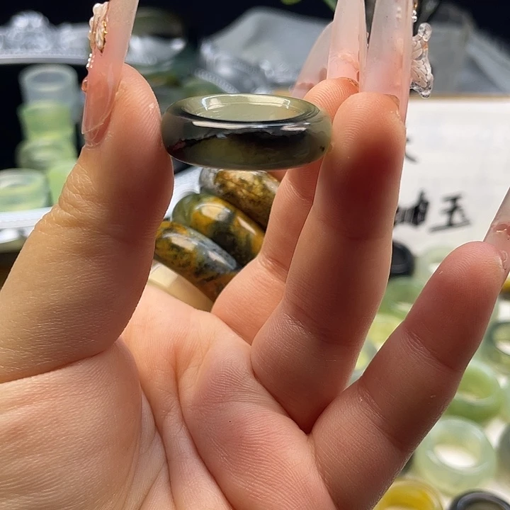 蛇纹石玉未镶嵌发饰