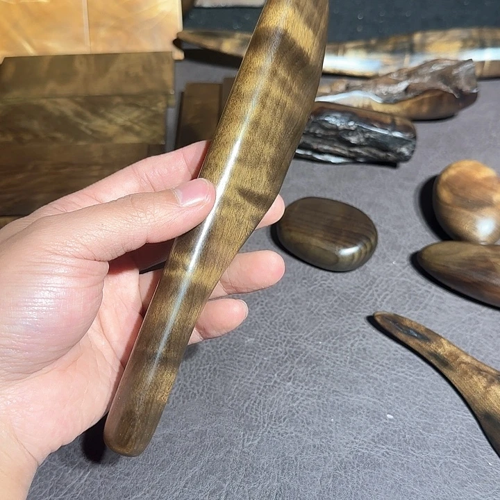 吃***蕉阴沉木直播间一物一拍截图