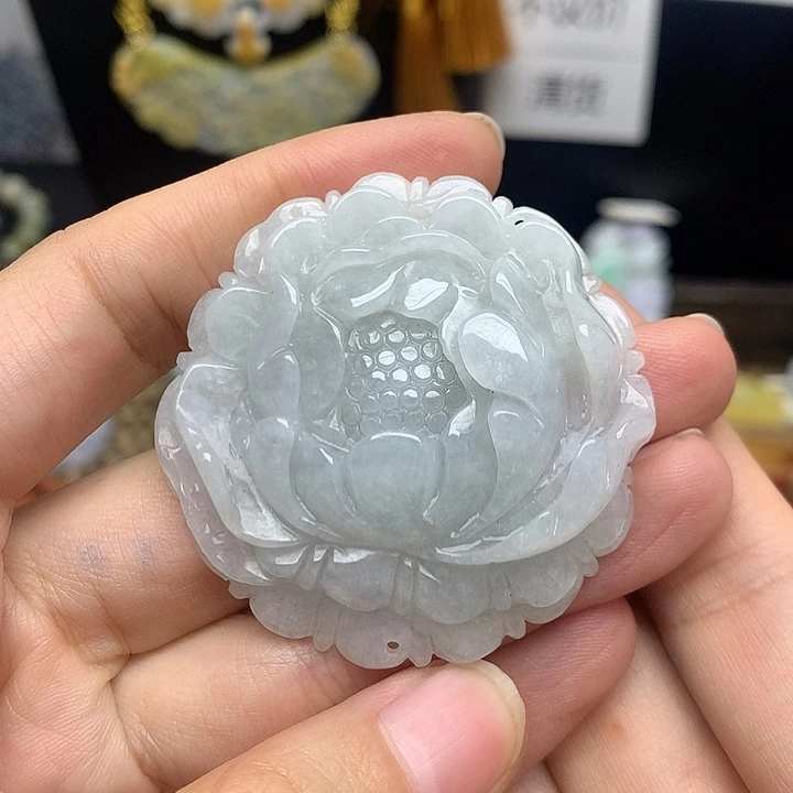 翡翠未镶嵌颈饰?****肉翡翠