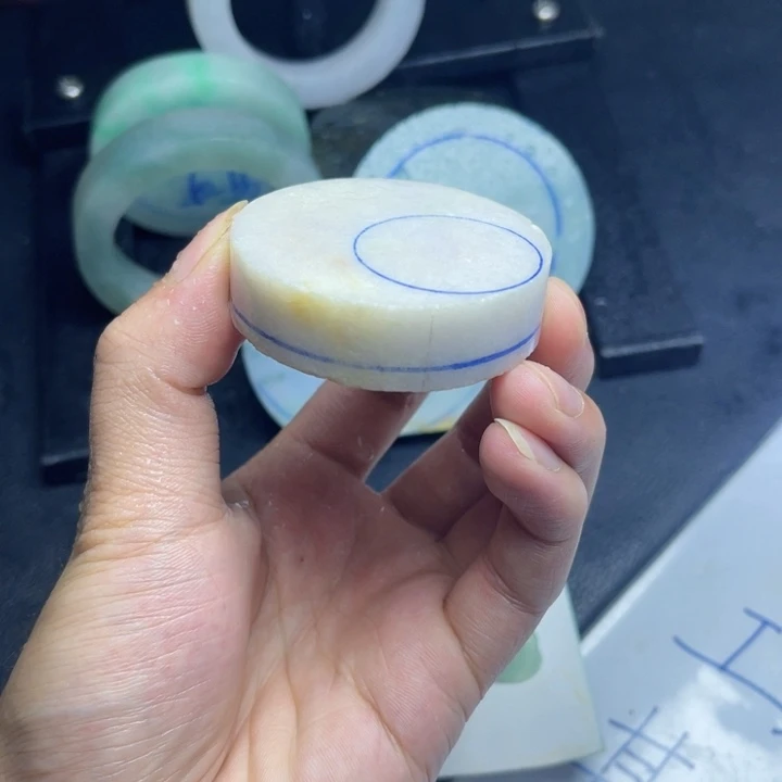 翡翠未镶嵌颈饰缅甸翡翠
