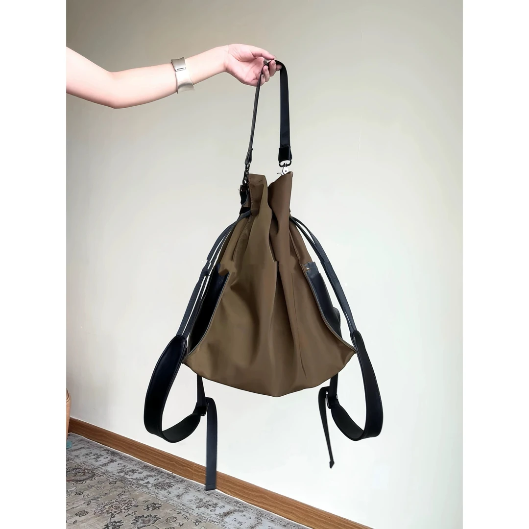 2025新款小众多功能设计感尼龙书包户外旅行登山运动大容量双肩包