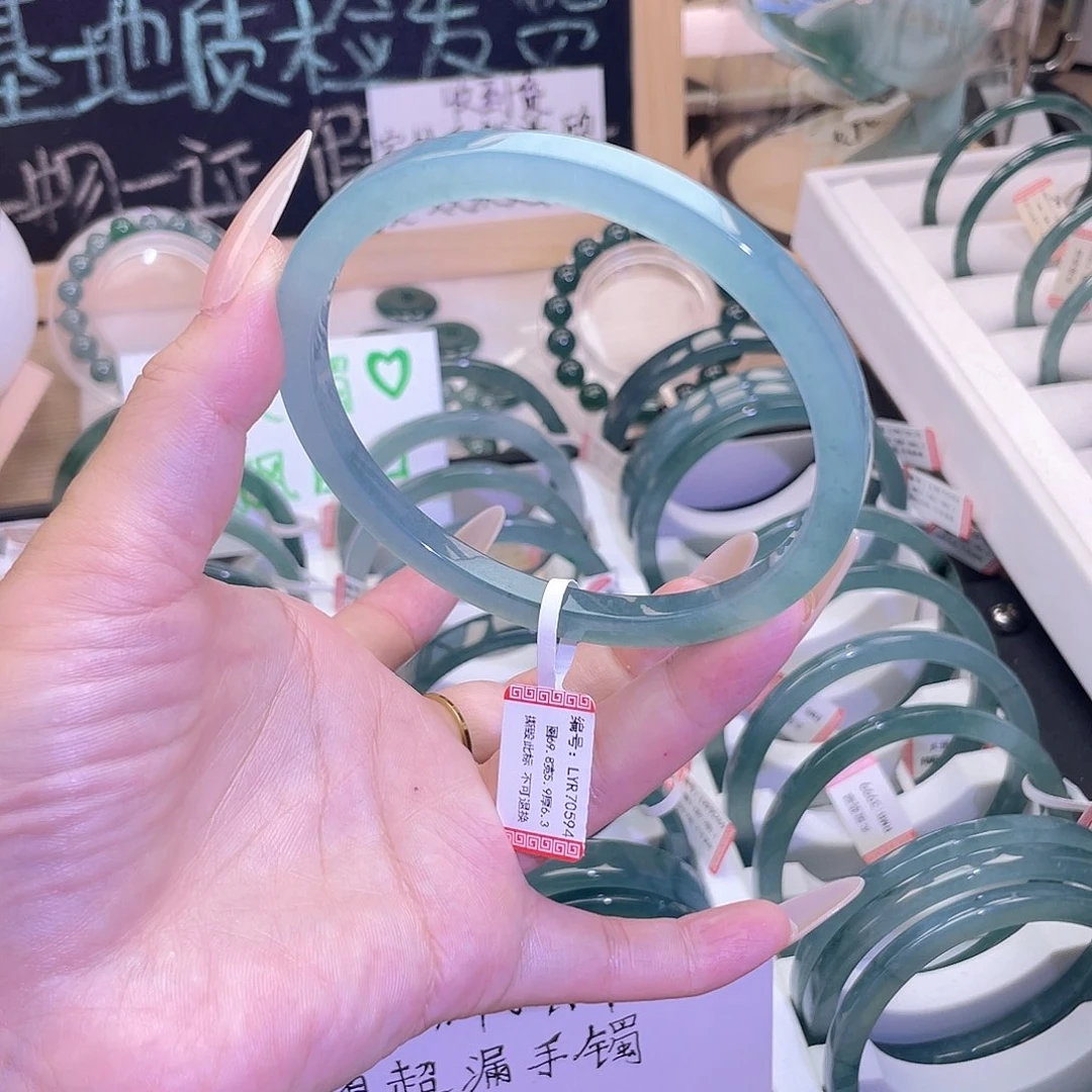 翡翠未镶嵌手镯68-69圈