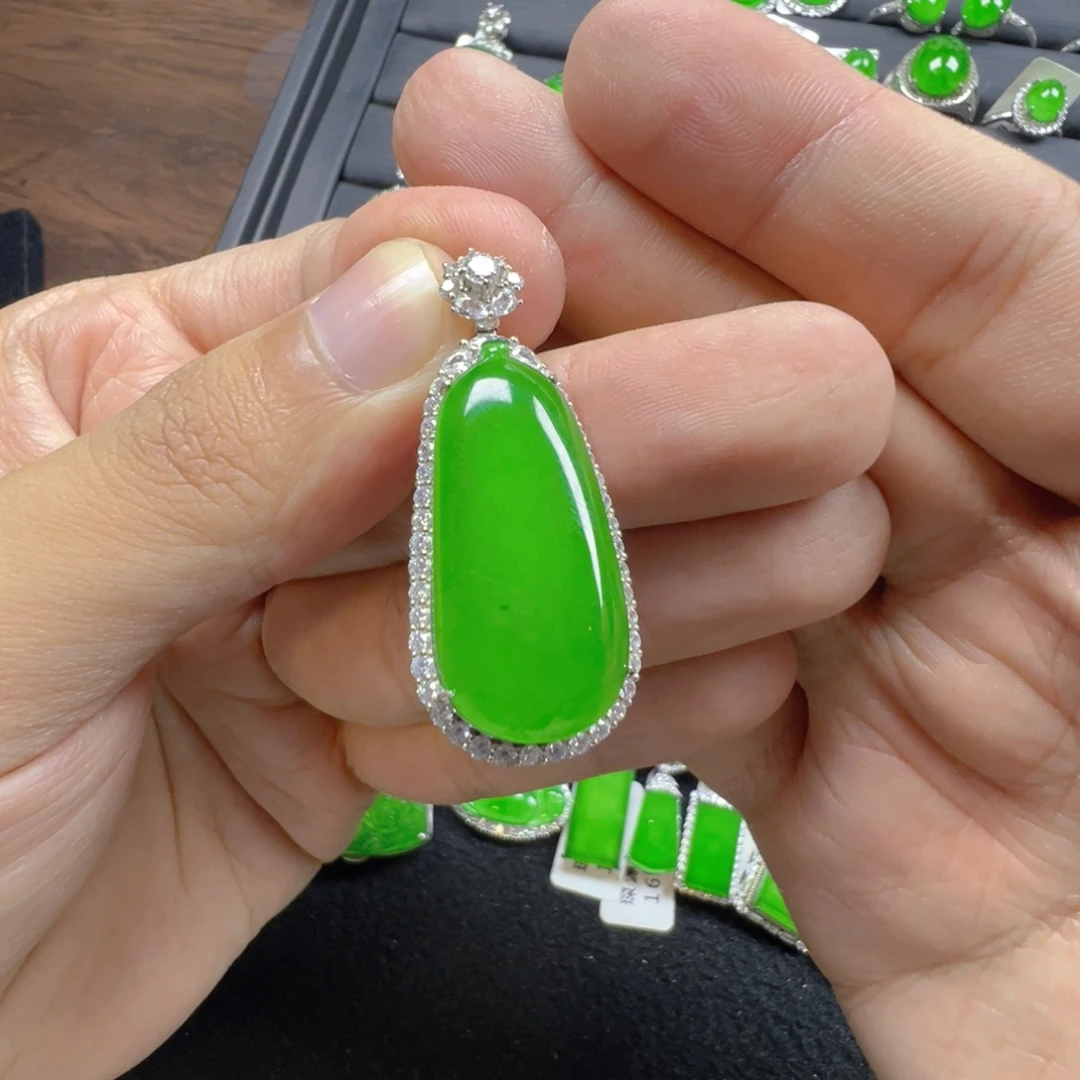 翡翠银S925镶嵌颈饰