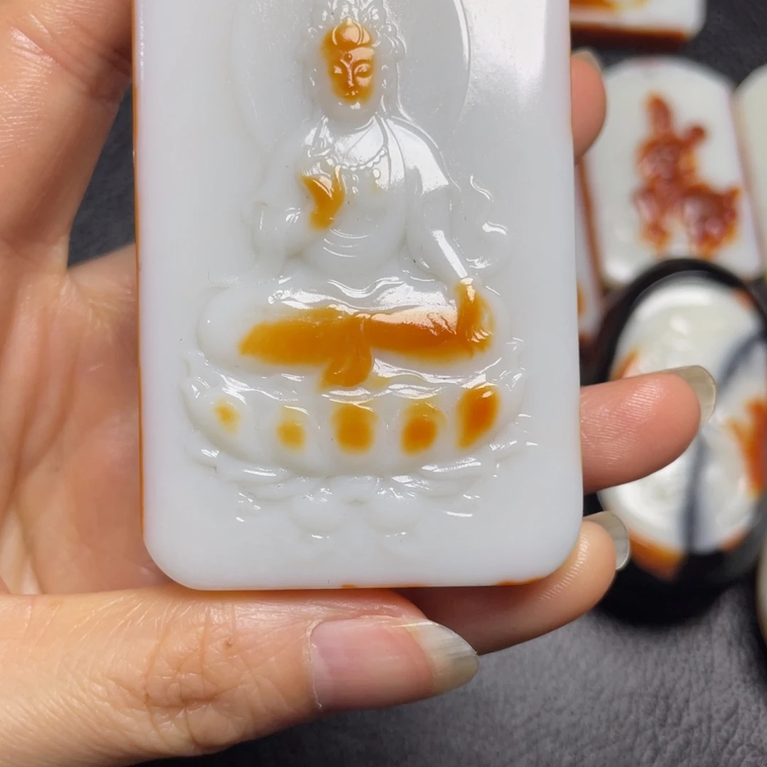 康***堂和田玉未镶嵌颈饰