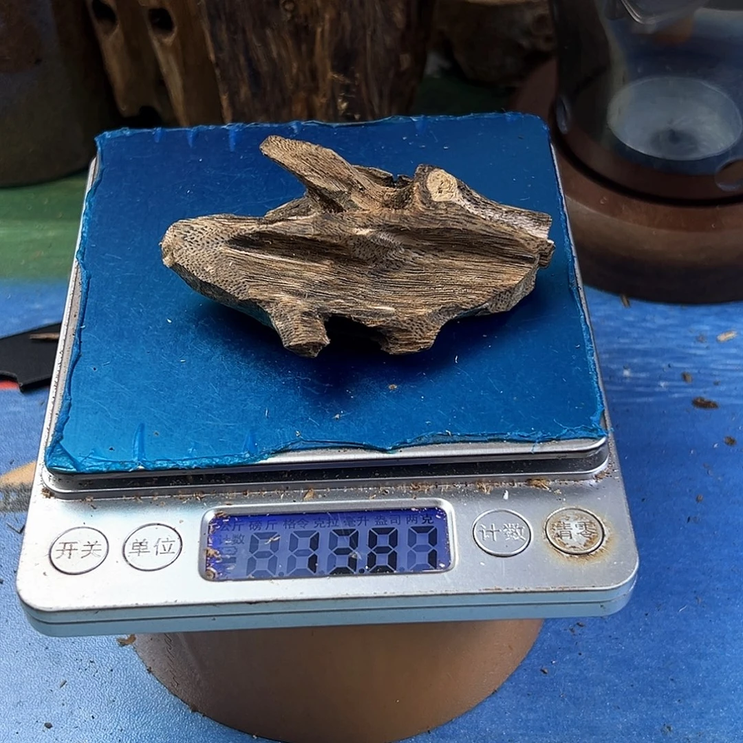 香料绿奇楠虫漏白棋13克