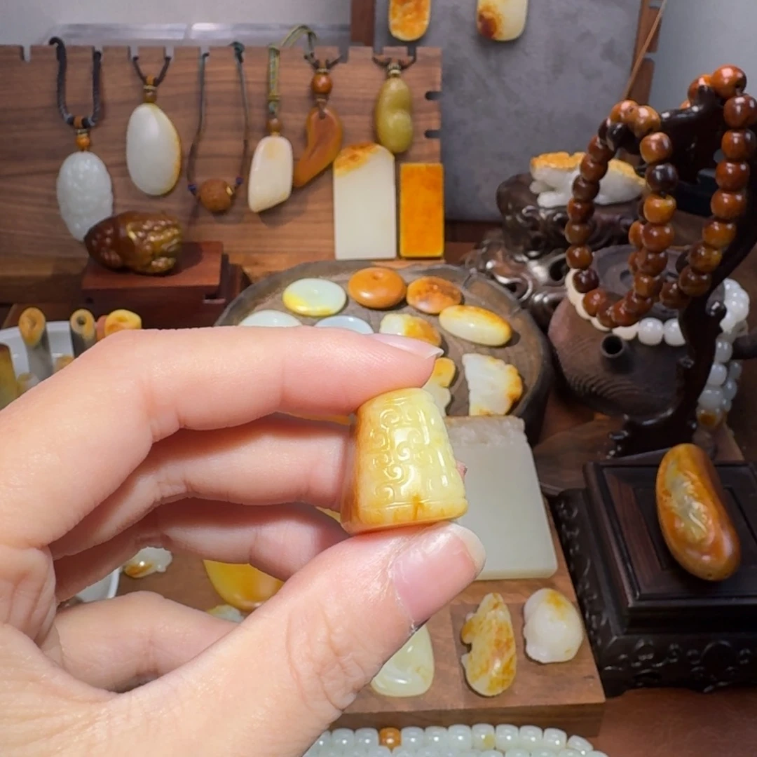 和田玉颈饰未镶嵌