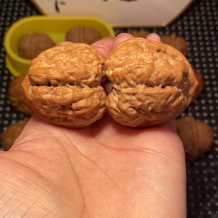 文玩核桃把件一线天四开八腿桃心三角蛙王