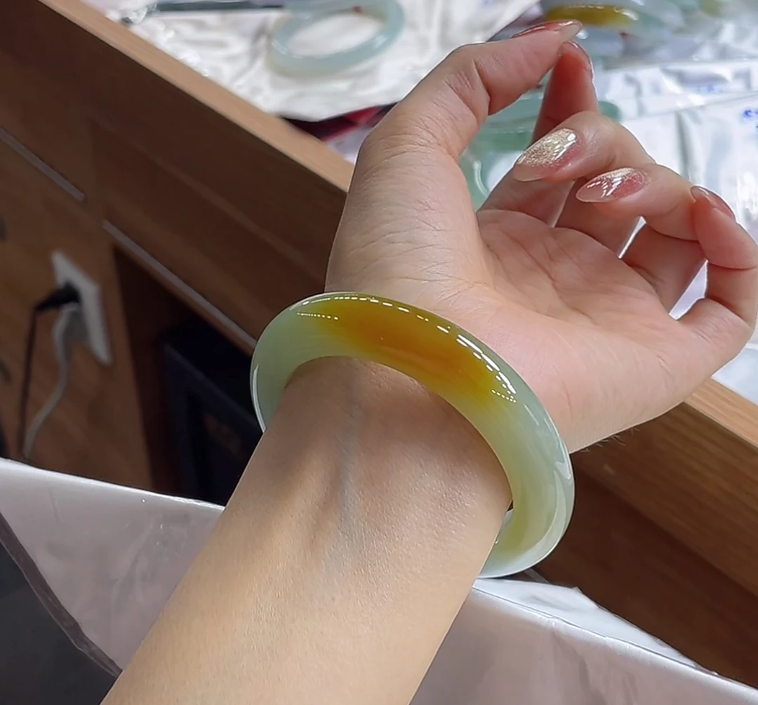 （强推款）52-53圈冰胶蓝底黄翡正圈翡翠手镯