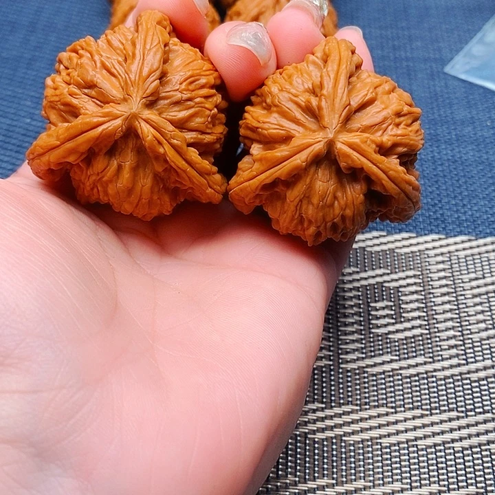 无***虑文玩核桃吊坠三棱