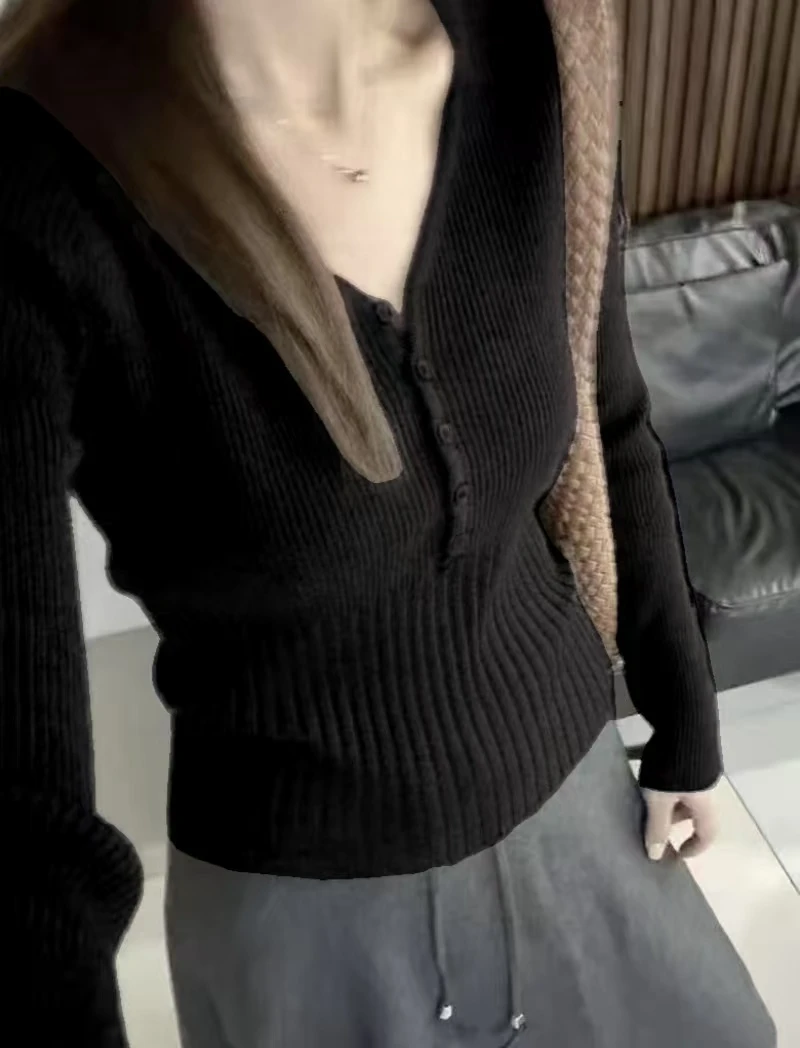 早秋穿搭韩系灰色V领针织打底衫女内搭2025新款开衫外套收腰上衣