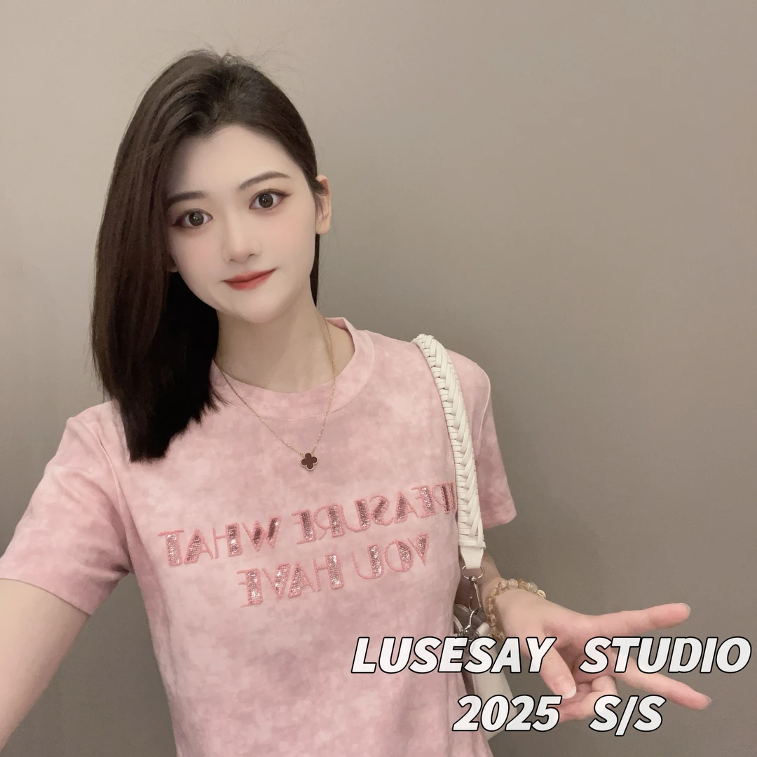 LUSESAY 扎染字母亮片绣 2025夏季新款 短袖百搭休闲t恤女上衣