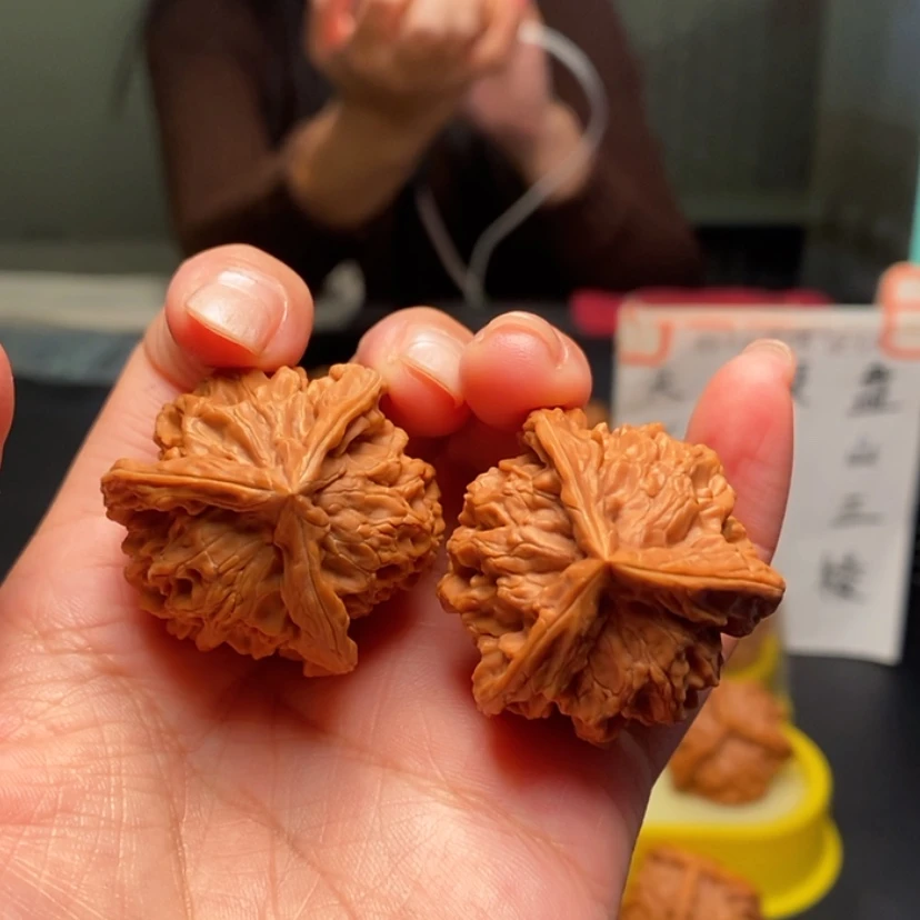 【闪购商品】把件桃核云**歌8号三棱，