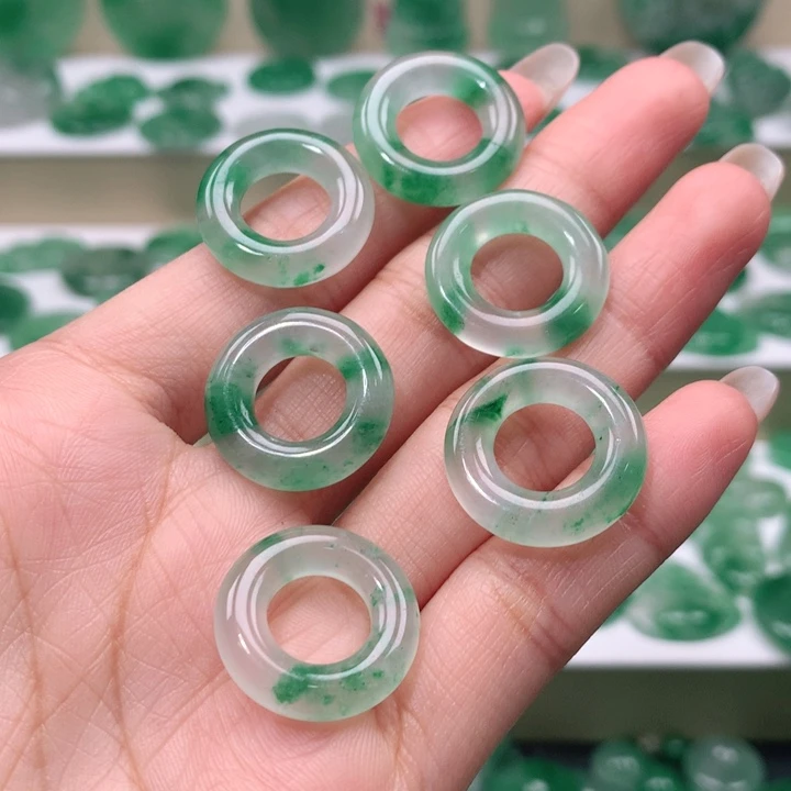 颈饰未镶嵌石英质玉新*