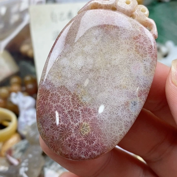 石英质玉未镶嵌颈饰