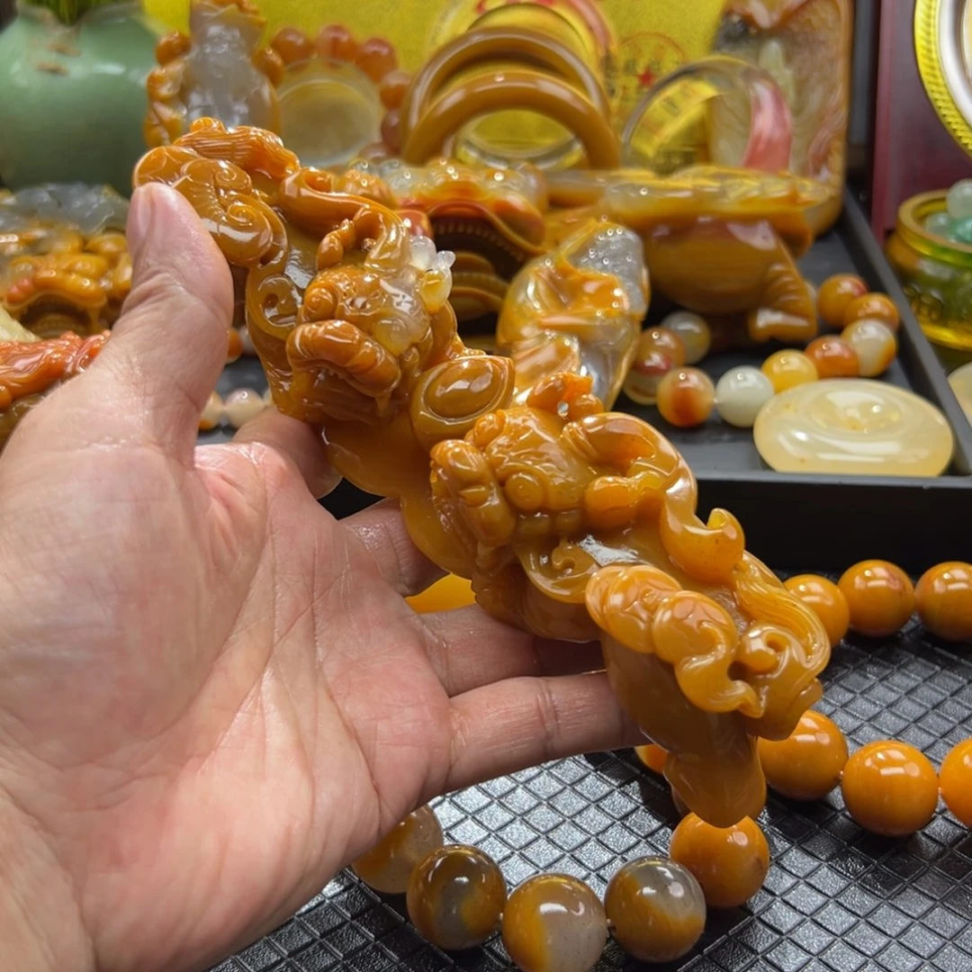颈饰未镶嵌石英质玉