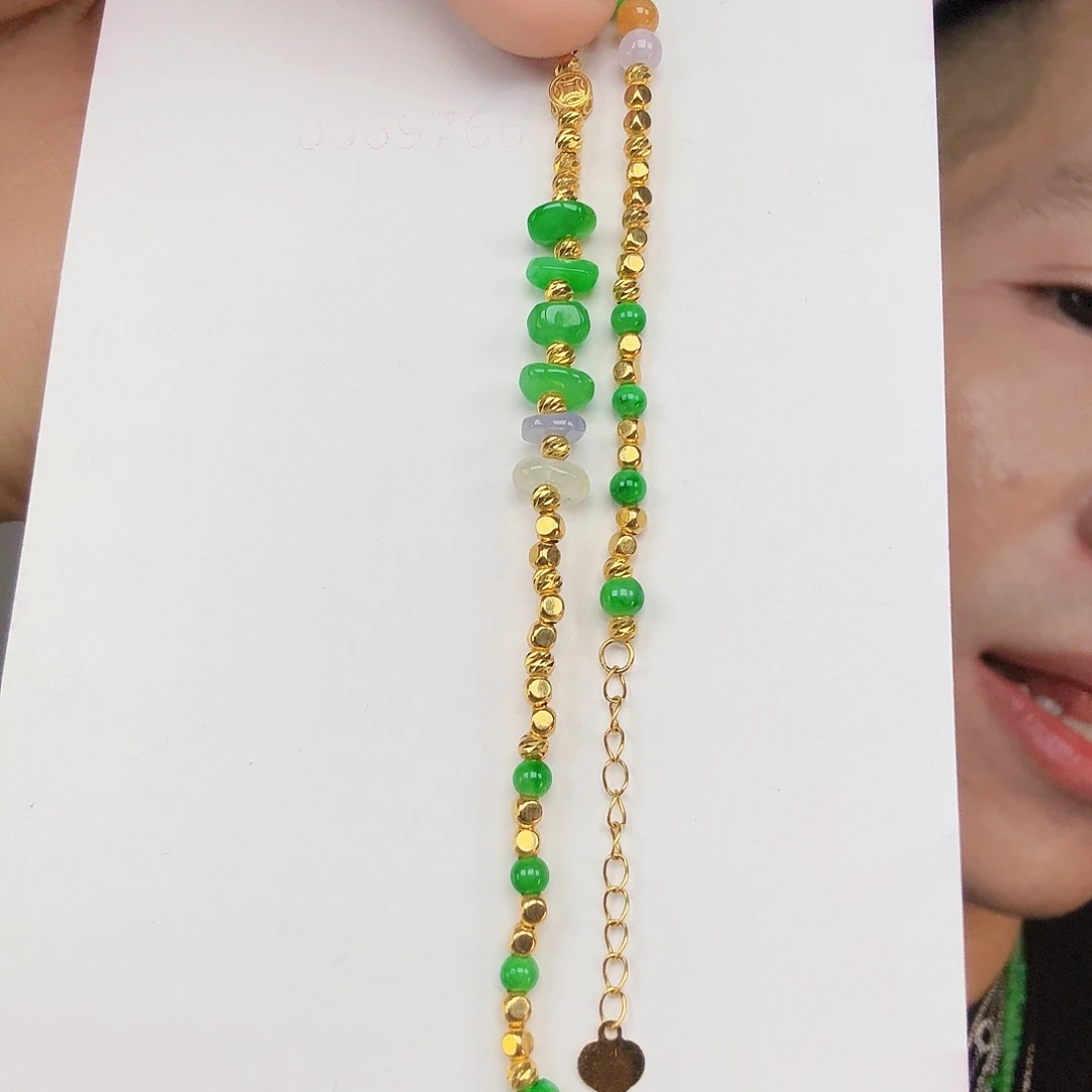 翡翠18K金镶嵌颈饰一件