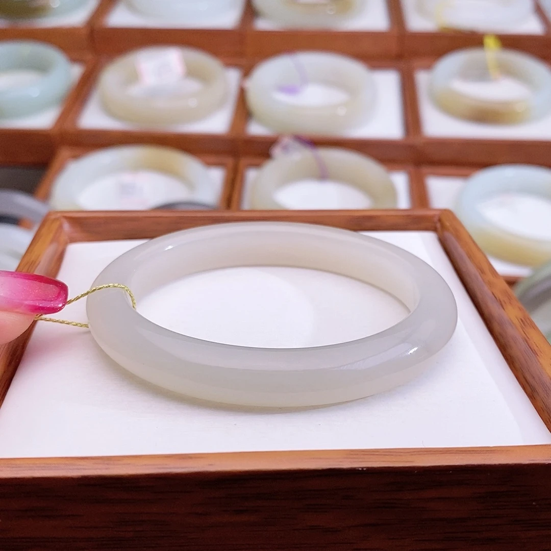 和田玉手镯未镶嵌50.5