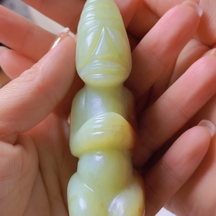 未镶嵌岫岩河磨玉（透闪石质玉）把件