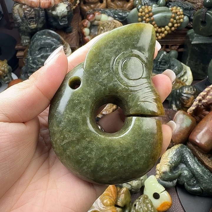 透闪石质玉未镶嵌珠宝奇石