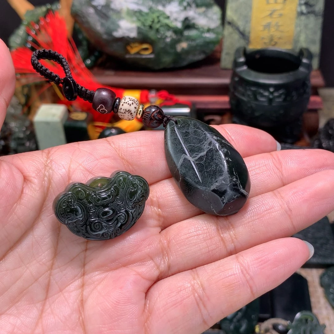 *****泰山玉精品平安锁挂件