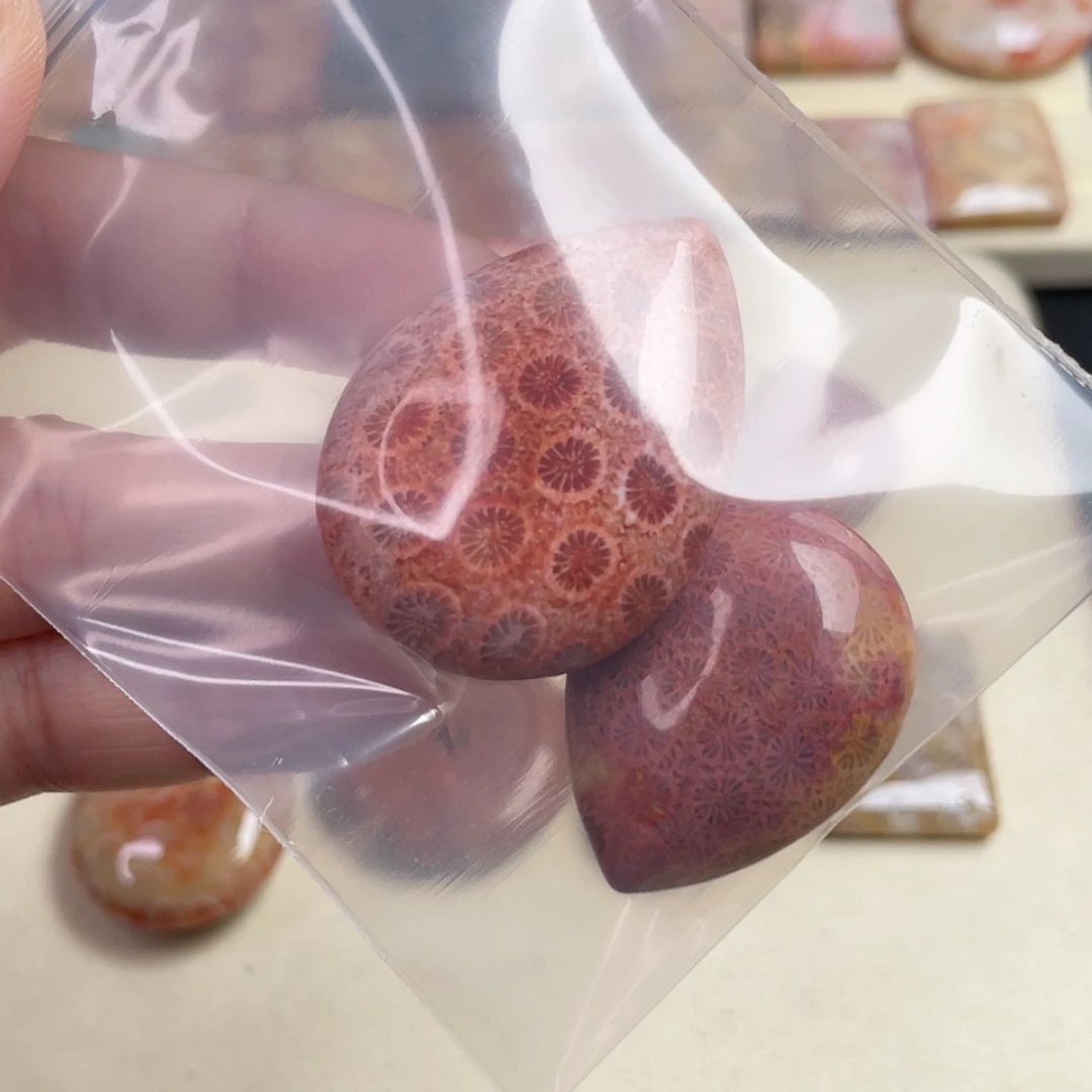 【闪购商品】未镶嵌吊坠(赠链)硅化玉?***?