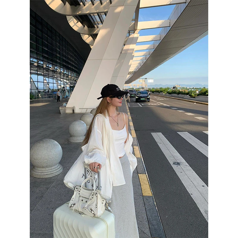 韩系慵懒风穿搭白色薄款开衫内搭吊带背心灰色包臀半身裙三件套女