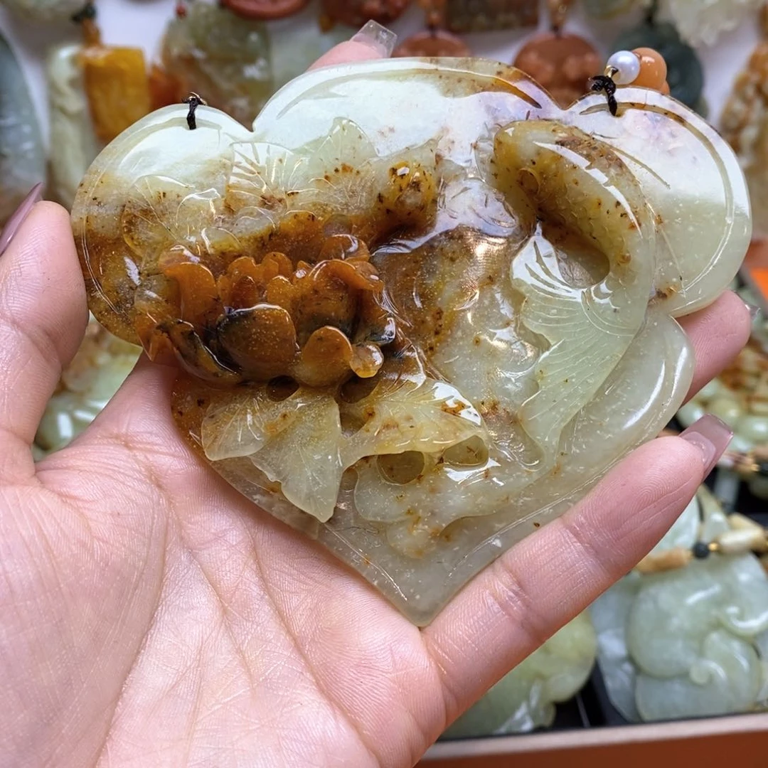 蛇纹石玉颈饰未镶嵌金**l