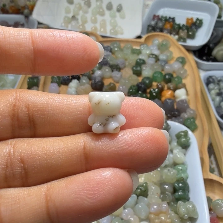 S***醺和田玉未镶嵌珠宝半成品